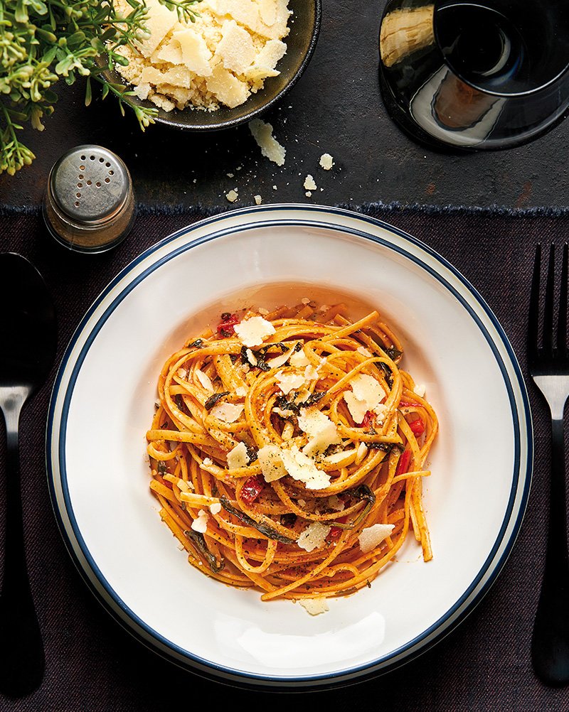Linguine with tomato, basil & spinach